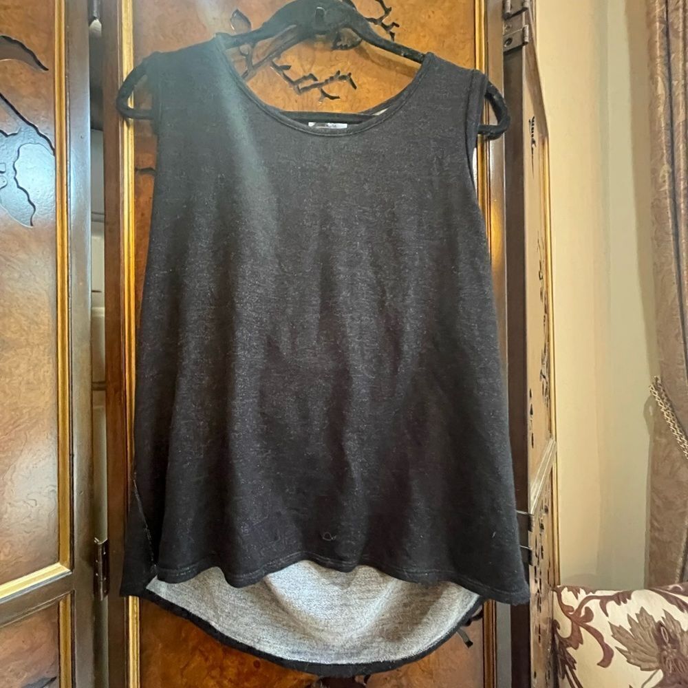 La Clef Open Back Keyhole Tank - Picture 9 of 15